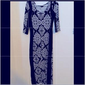 Long stretch black and white Moroccan print dress